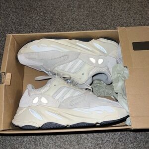 Yeezy 700